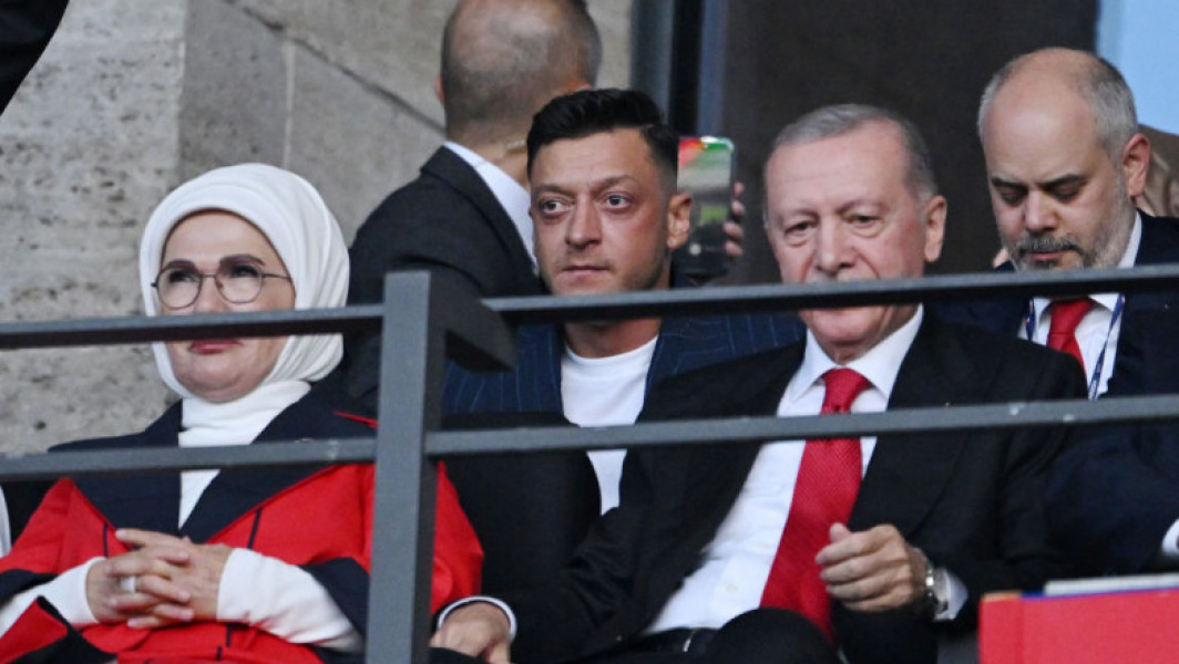 Fostul fotbalist Mesut Oezil devine membru al consiliului AKP