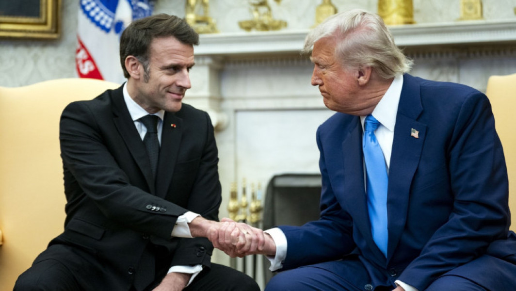 Relația lui Emmanuel Macron cu Donald Trump: o strategie de abordare