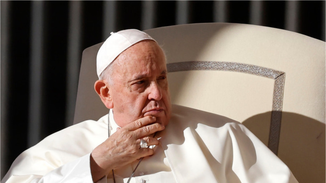 Papa Francisc se recuperează după o spitalizare îndelungată