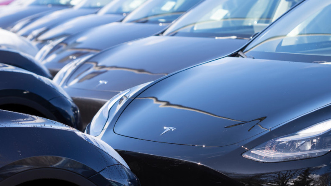Vânzările Tesla în Franța continuă să scadă
