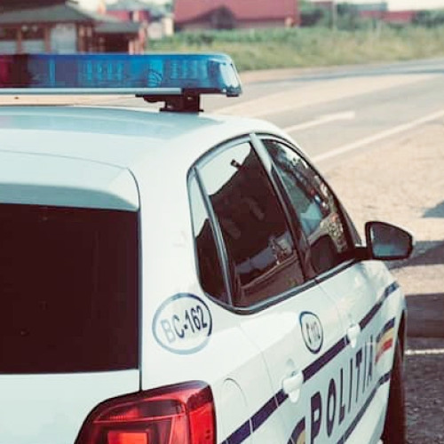 Accident rutier în comuna Agăș soldat cu rănirea unei adolescente