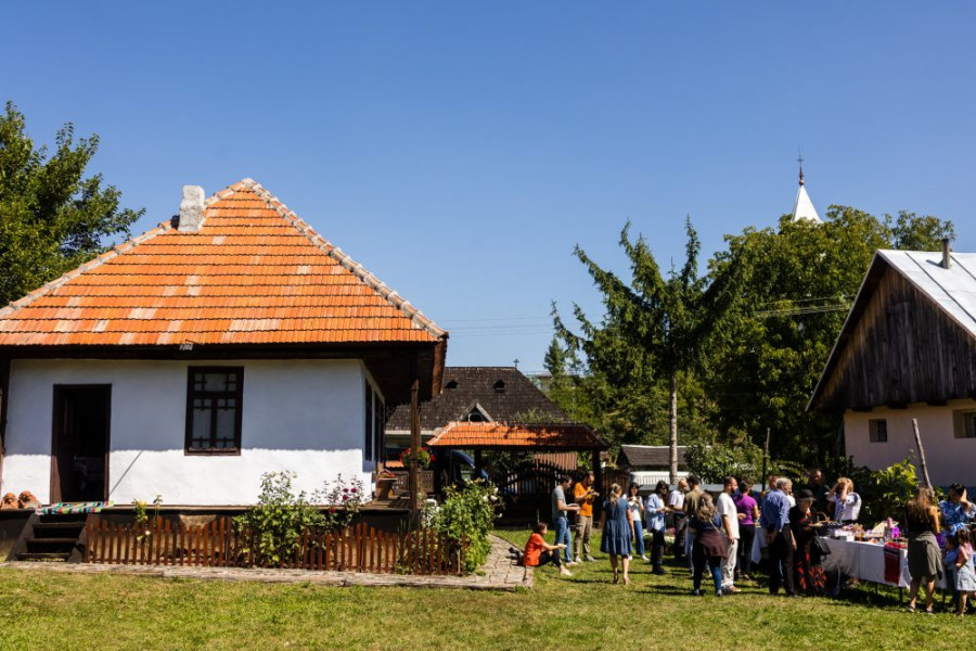 Circuit turistic autentic între cele două sate Cucuieți din județul Bacău