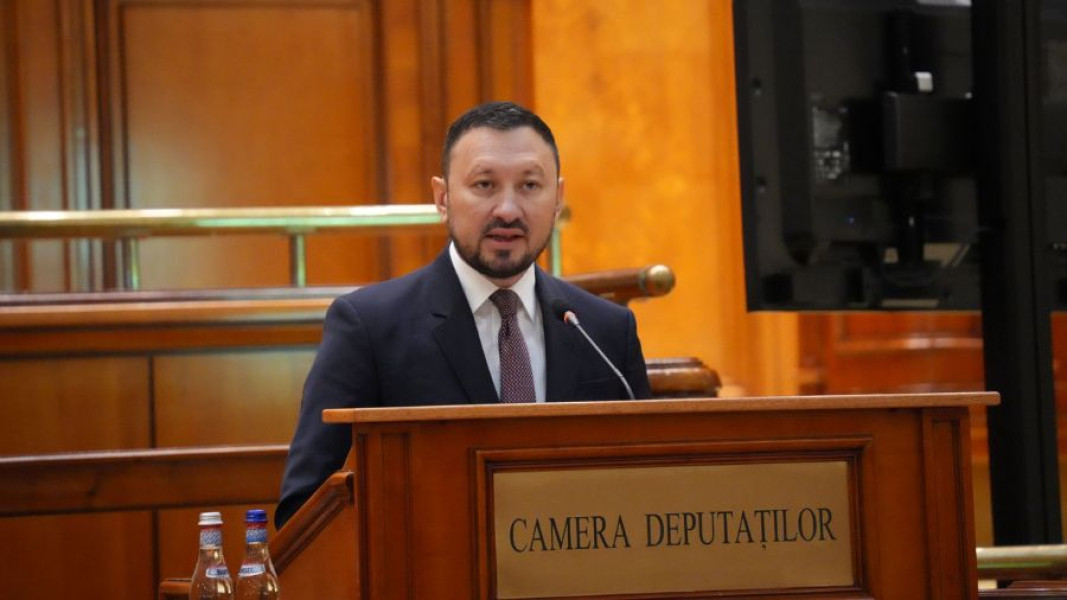 Mircea Fechet avertizează asupra riscului unui război hibrid în alegerile din Moldova