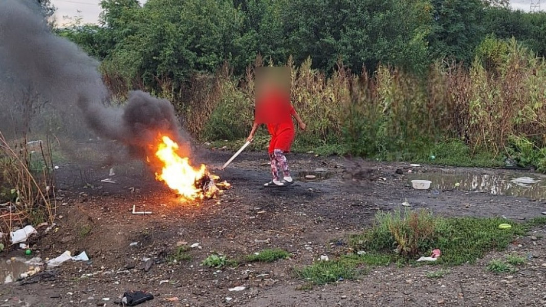Amendă de 30.000 de lei pentru o femeie care a incendiat deșeuri în Bacău