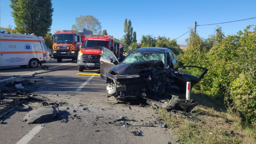 Trei victime, două încarcerate, în accident pe DN 2 Adjud-Bacău lângă Cleja